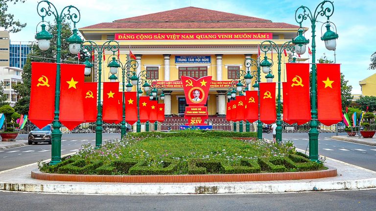Phát huy truyền thống lịch sử hào hùng, vững bước xây dựng quê hương