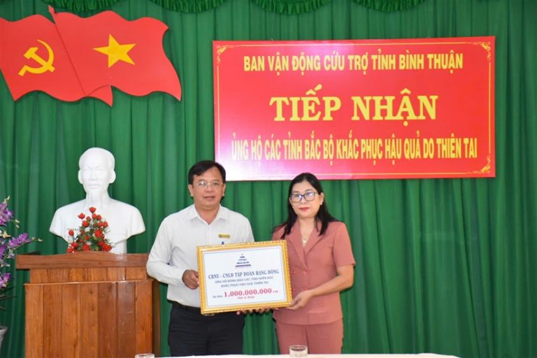 Tiếp nhận ủng hộ 1 tỷ đồng từ Tập đoàn Rạng Đông hỗ trợ đồng bào các tỉnh Phía Bắc khắc phục hậu quả cơn bão số 3